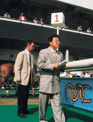 搜狐订阅：马会香港7777788888-70度高温戈壁武警战士找到20吨黄金