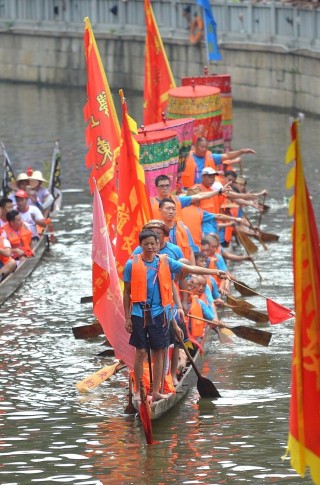 搜狐:香港免费三中三重一组-端午只能祝安康不能祝快乐？假的