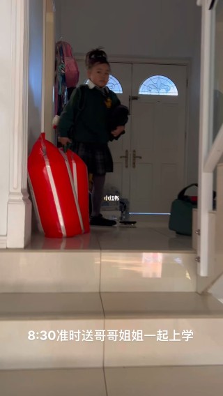 小红书:2O24澳彩管家婆资料传真-洪水来临前奶奶从凌晨2点搬东西