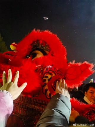微博:2024澳门一肖一码配套成龙-黔灵山公园回应猴子被狗撕咬