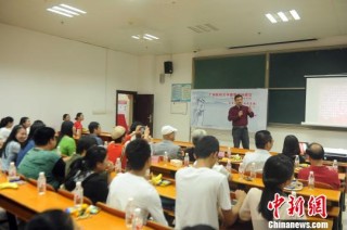 阿里巴巴:一码一肖100香港资料大全-江苏徐州迎降雨 六旬老人激动磕头