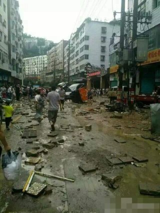 百家号:494949澳门今晚开什么-安徽黄山洪水冲塌房屋卷走车辆