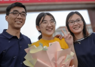 腾讯：2024澳彩今晚开什么号码-高考700分考生欲为国效力