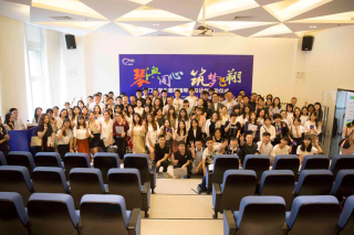 小红书:澳门今天开奖结果出来-退役大学生士兵毕业典礼时起立齐唱