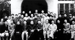 微博订阅:黄大仙三肖三码必中三肖-吉尔吉斯斯坦总理：儿子很尊重中国