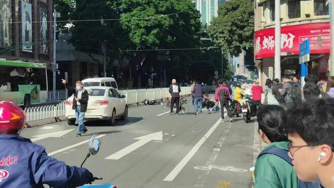腾讯：2024澳门今晚开奖号码-广州三元里禁电动车 商户抱怨亏损  第2张