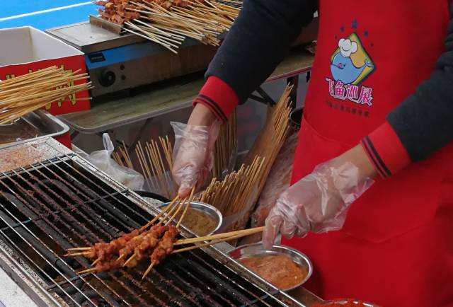 知乎：二四六香港免费开奖记录-挂驴头卖马肉 北京一火烧店被查  第3张