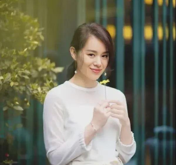 搜狗订阅:2024澳门管家婆资料大全免费-陈妍希婚变传闻后首次公开露面  第1张
