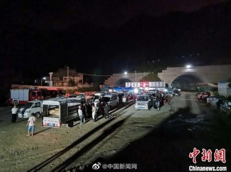 知乎：4949澳门开奖免费大全-广西辟谣高速隧道口地面塌陷  第1张
