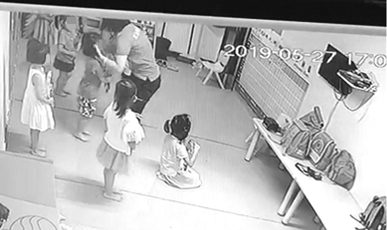 抖音视频:管家婆白小姐开奖记录-女童在教培机构疑进食被噎身亡  第2张